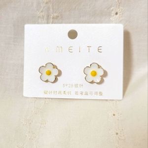 Daisy Flower Earring, 925 Post, *NEW*